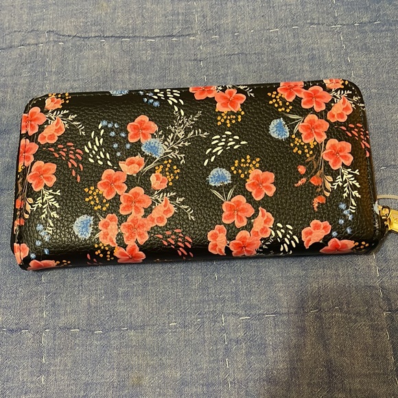 Steve Madden wallet - Picture 5 of 9